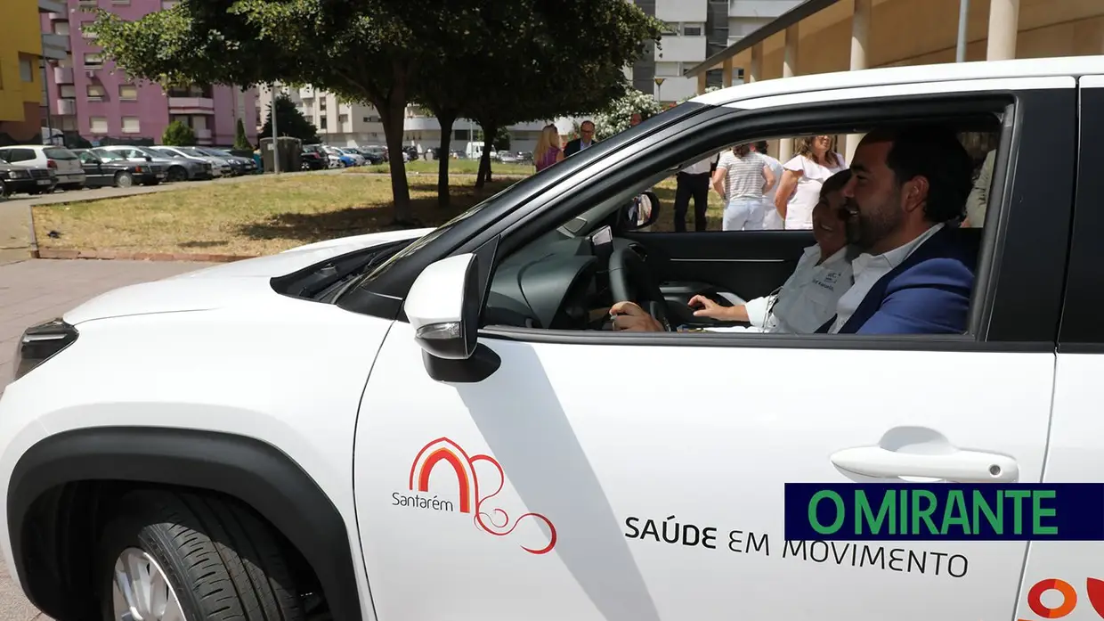 Unidades de saúde de Pernes e de Santarém recebem viaturas eléctricas