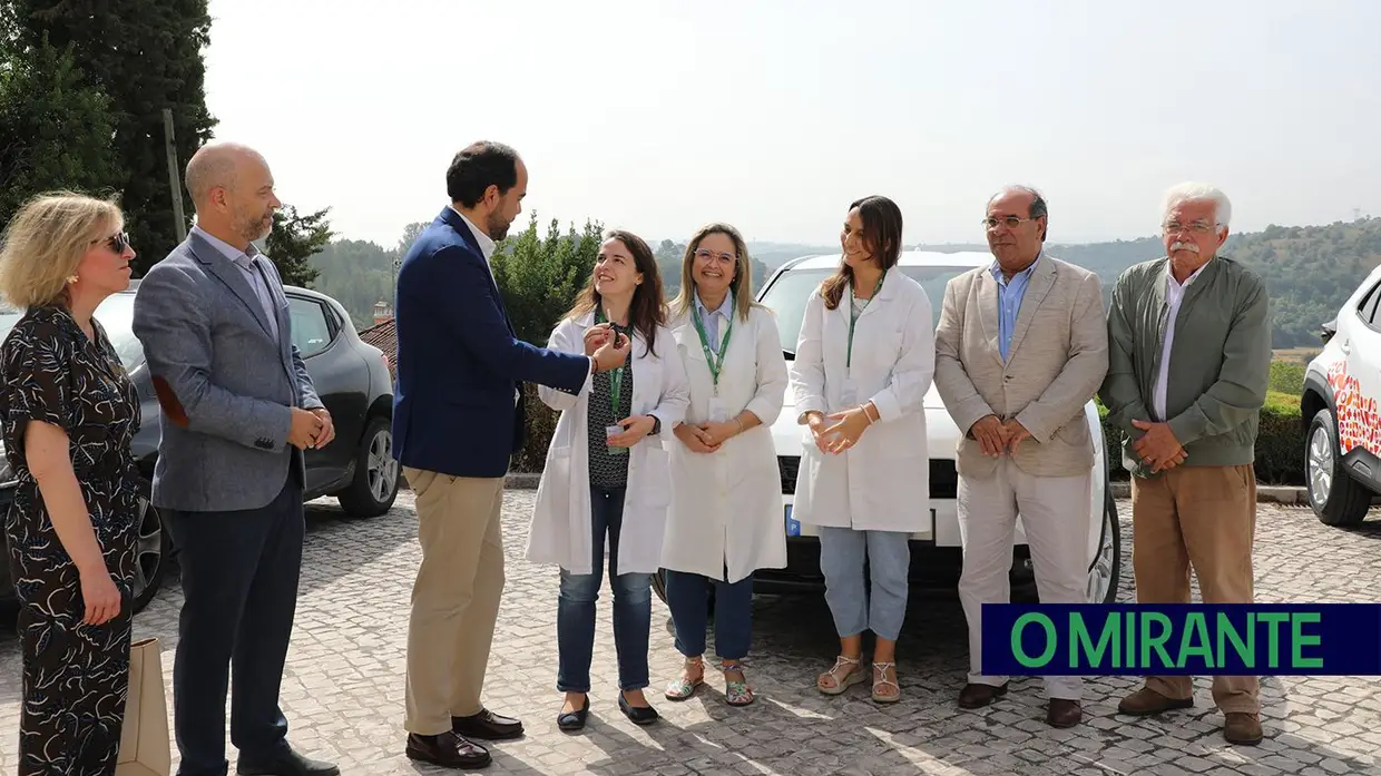 Unidades de saúde de Pernes e de Santarém recebem viaturas eléctricas