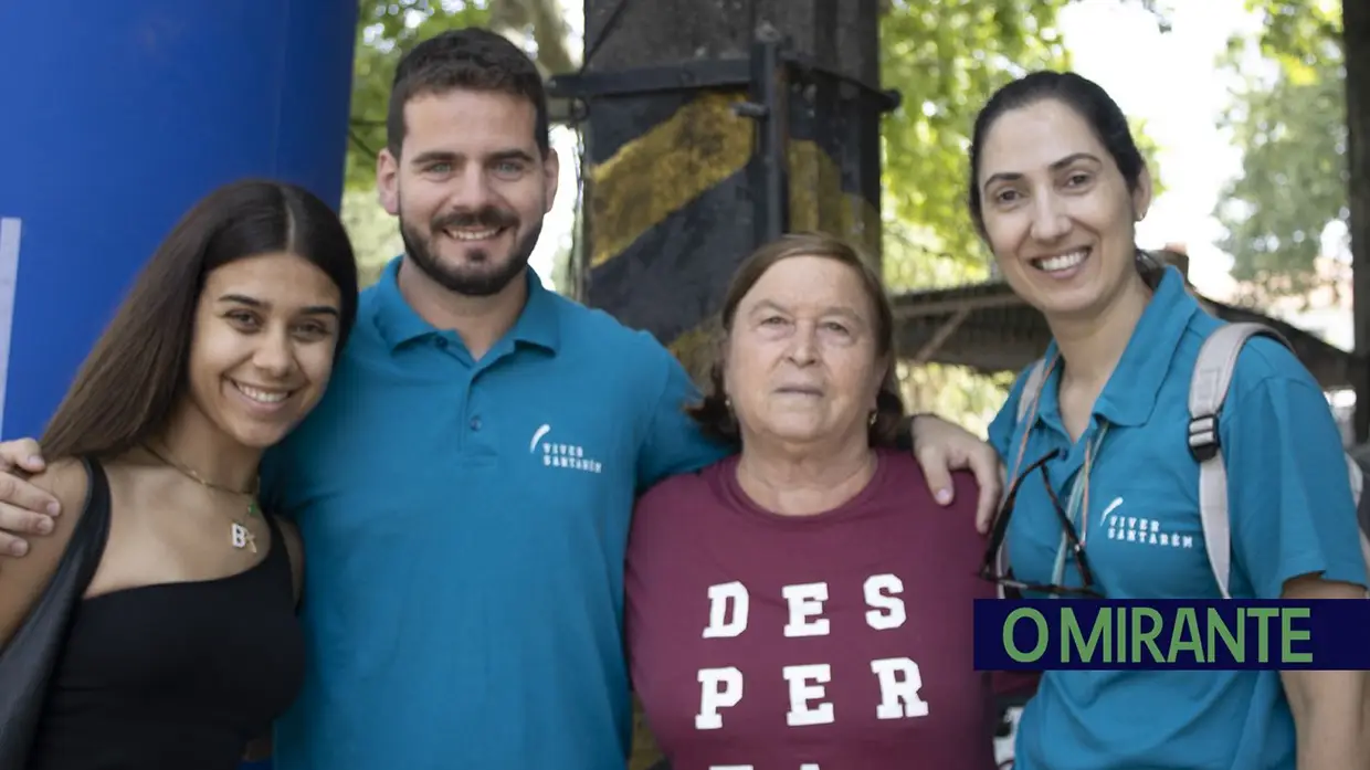 Centenas de pessoas em convívio das universidades seniores do distrito