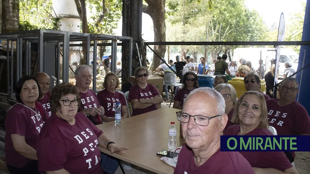 Centenas de pessoas em convívio das universidades seniores do distrito