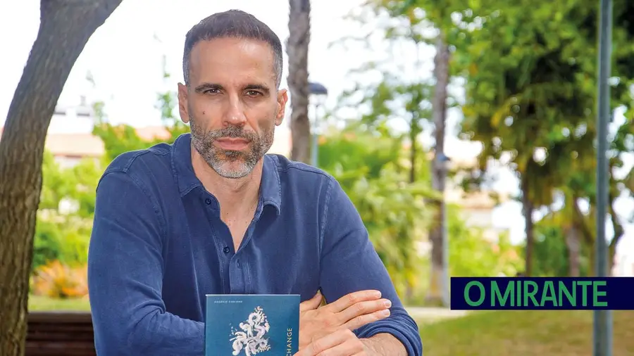 Rogério Godinho, o músico que questiona o mundo com acordes e poesia Rogério Godinho, o músico que questiona o mundo com acordes e poesia