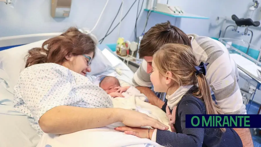 ULS Médio Tejo abre linha telefónica gratuita de apoio à maternidade e amamentação ULS Médio Tejo abre linha telefónica gratuita de apoio à maternidade e amamentação