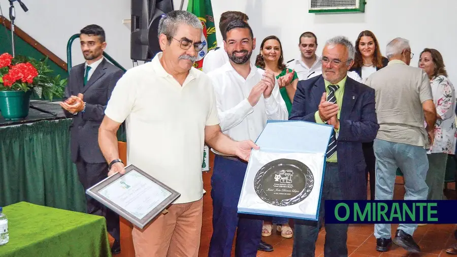 Homenagens encerram comemorações do 104.º aniversário da SFUS em Samora Correia Homenagens encerram comemorações do 104.º aniversário da SFUS em Samora Correia