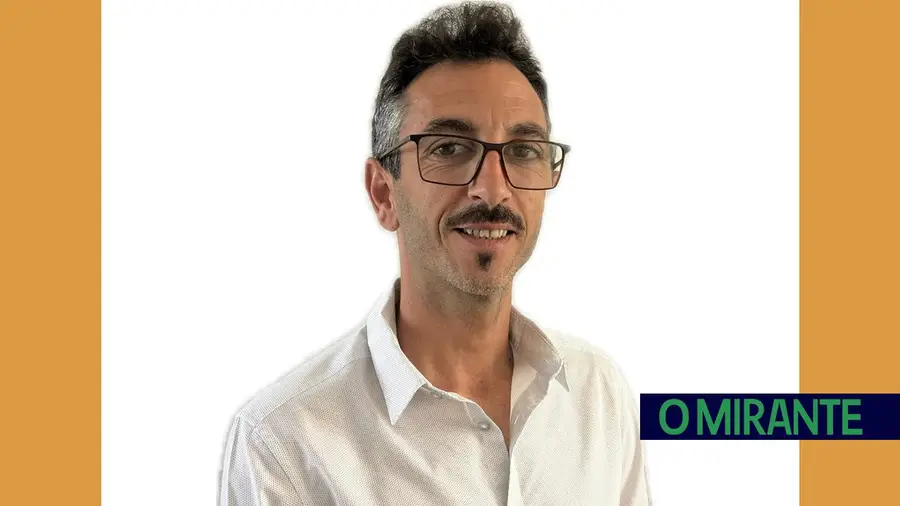 Nelson Lúcio é o candidato da CDU à Assembleia de Freguesia da Barrosa Nelson Lúcio é o candidato da CDU à Assembleia de Freguesia da Barrosa
