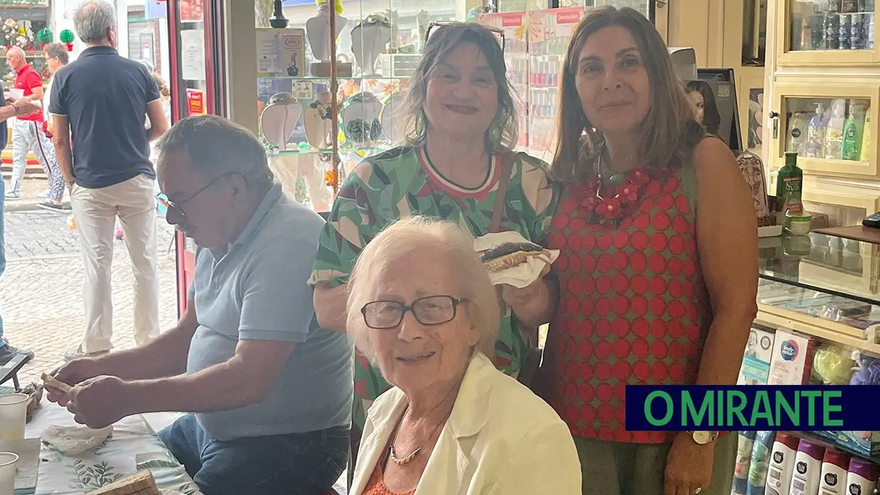 Comércio local em festa no Dia de São João Baptista no Cartaxo