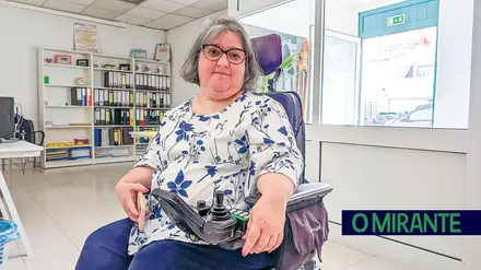“Sou obrigada a ir trabalhar todos os dias de táxi pago para trabalhar e poder sair de casa” “Sou obrigada a ir trabalhar todos os dias de táxi pago para trabalhar e poder sair de casa”