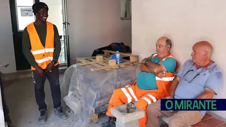 Obra da Loja do Cidadão do Cartaxo parada por falta de pagamento a trabalhadores Obra da Loja do Cidadão do Cartaxo parada por falta de pagamento a trabalhadores