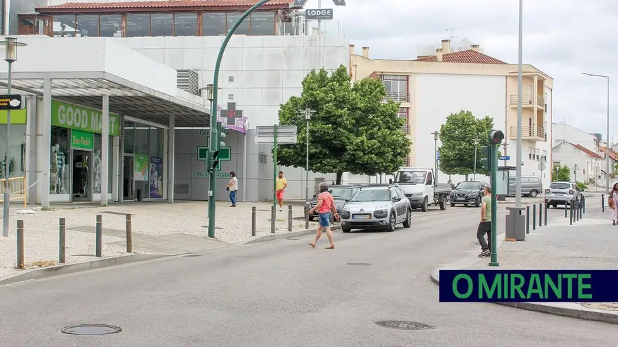 Munícipes e autarca discordam sobre falta de estacionamento em Tomar Munícipes e autarca discordam sobre falta de estacionamento em Tomar