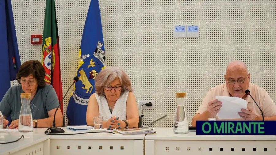 Salvaterra de Magos desiste de construção de canil após três concursos desertos Salvaterra de Magos desiste de construção de canil após três concursos desertos