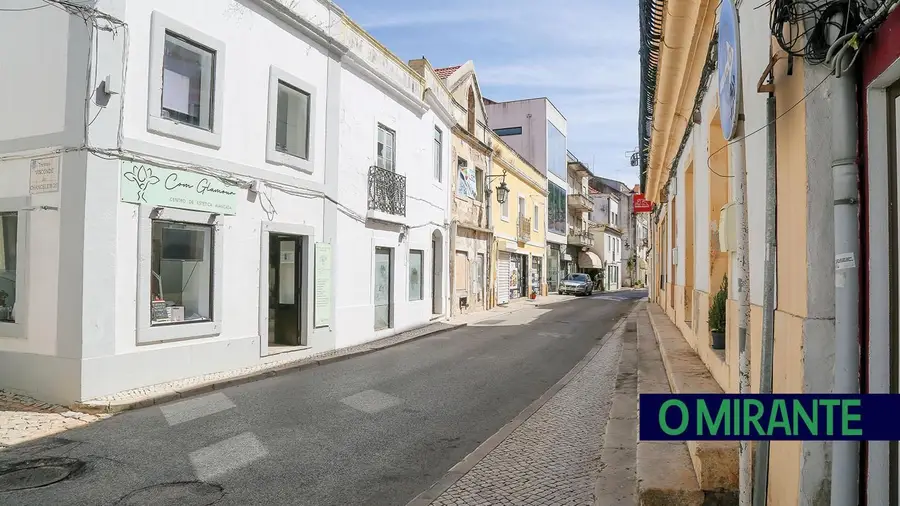 Risco de derrocada e degradação urbana em Alenquer Risco de derrocada e degradação urbana em Alenquer
