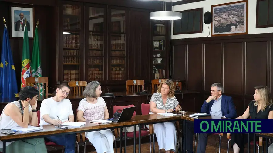 Passagem para peões em Aveiras de Cima discutida com a Infraestruturas de Portugal Passagem para peões em Aveiras de Cima discutida com a Infraestruturas de Portugal