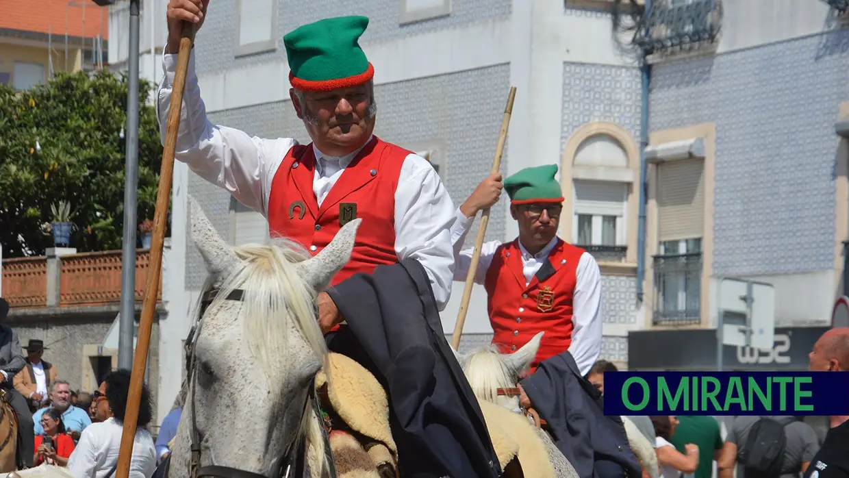 Campinos e cavaleiros engalanaram Vila Franca de Xira