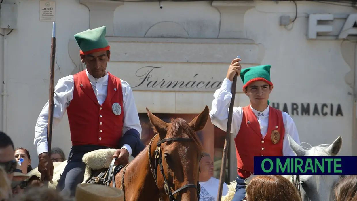 Campinos e cavaleiros engalanaram Vila Franca de Xira