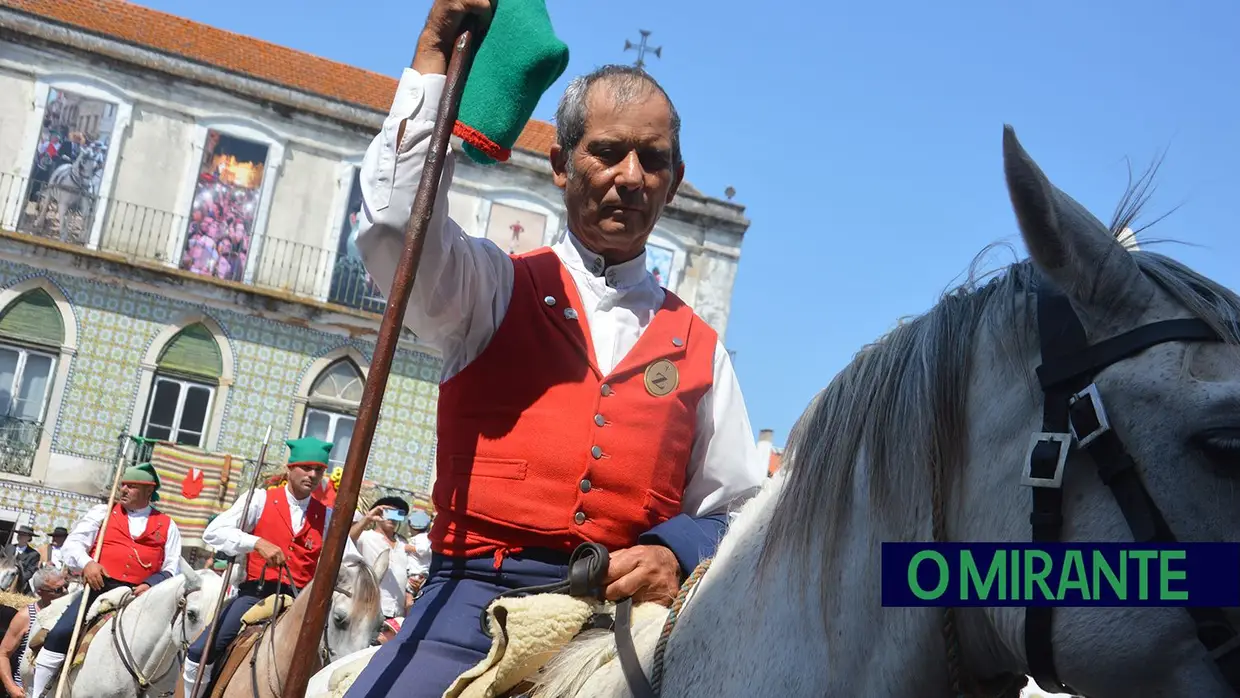 Campinos e cavaleiros engalanaram Vila Franca de Xira