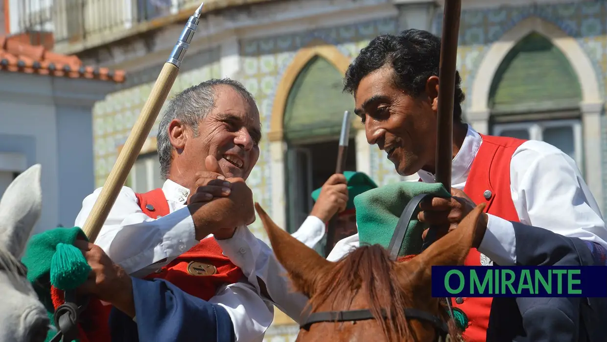 Campinos e cavaleiros engalanaram Vila Franca de Xira
