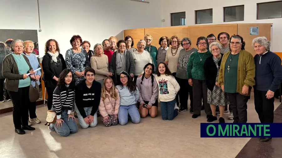 Universidade Cultural de Alcanede estreou revista à portuguesa Universidade Cultural de Alcanede estreou revista à portuguesa