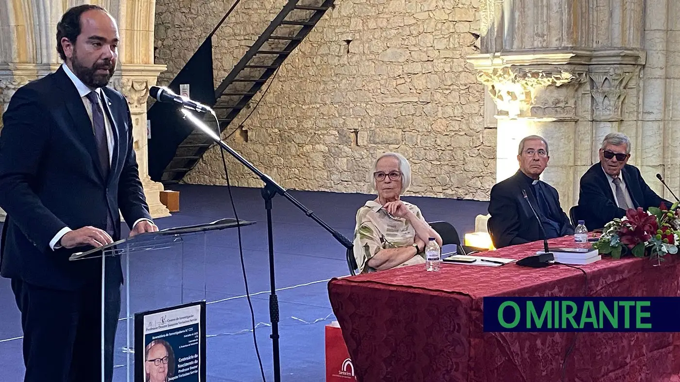 Veríssimo Serrão vai ser homenageado com a Chave de Ouro da Cidade de Santarém