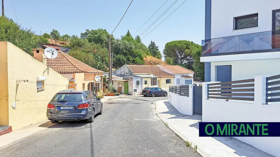 Morador com deficiência espera há oito meses por sinal de estacionamento em Alverca
