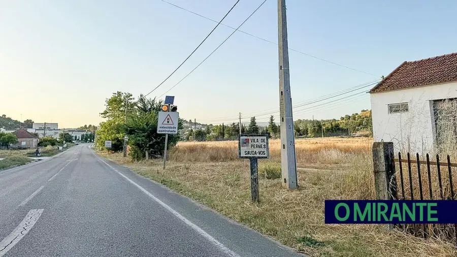 Câmara de Santarém compra terreno para novo campo de futebol de Pernes Câmara de Santarém compra terreno para novo campo de futebol de Pernes