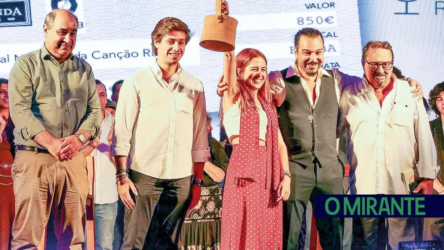 Andreia Coelho triunfa no Festival Nacional da Canção Rural Andreia Coelho triunfa no Festival Nacional da Canção Rural