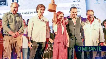 Andreia Coelho triunfa no Festival Nacional da Canção Rural