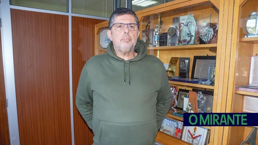 Euterpe Alhandrense impedida de registar a sede por falta de resposta do Porto de Lisboa