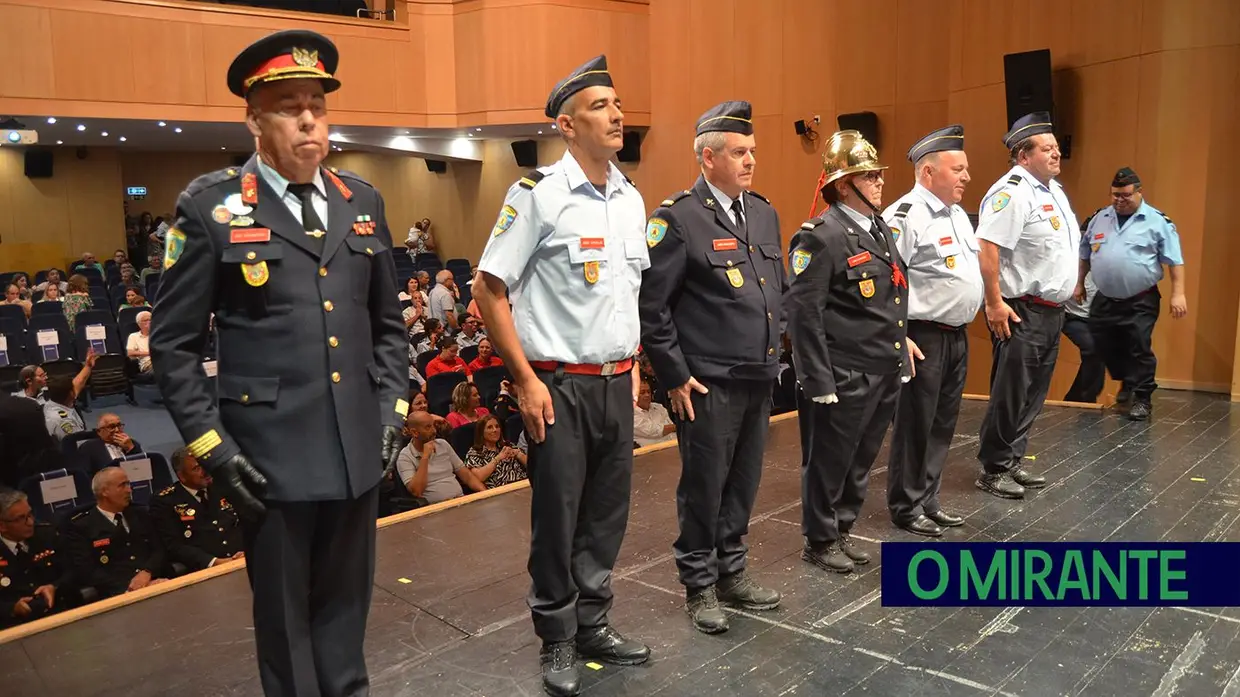 Bombeiros Voluntários de Benavente assinalaram 140 anos de dedicação à causa pública