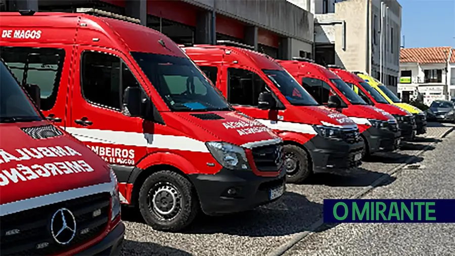 Atrasos do INEM deixam bombeiros de Salvaterra sem verba para pagar subsídios Atrasos do INEM deixam bombeiros de Salvaterra sem verba para pagar subsídios
