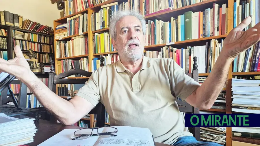 Vítor Serrão: "O meu pai sempre me acompanhou e incentivou. Era uma formiguinha a trabalhar" Vítor Serrão: "O meu pai sempre me acompanhou e incentivou. Era uma formiguinha a trabalhar"