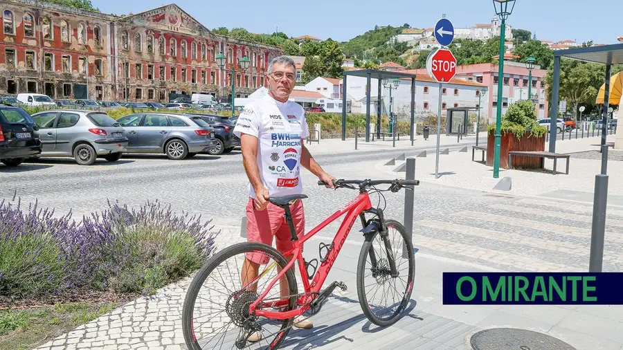 Hélder Batista pedala vinte dias e angaria 24 mil euros para a associação Acreditar Hélder Batista pedala vinte dias e angaria 24 mil euros para a associação Acreditar