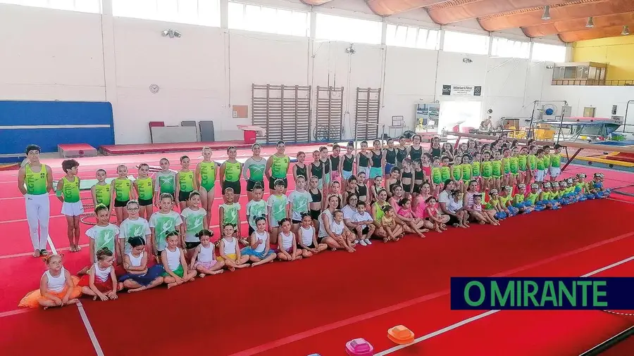 Sarau anual juntou atletas e dirigentes do Clube de Ginástica de Torres Novas Sarau anual juntou atletas e dirigentes do Clube de Ginástica de Torres Novas