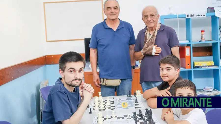 Praticar xadrez no Vitória de Santarém é um jogo de paciência que dá títulos