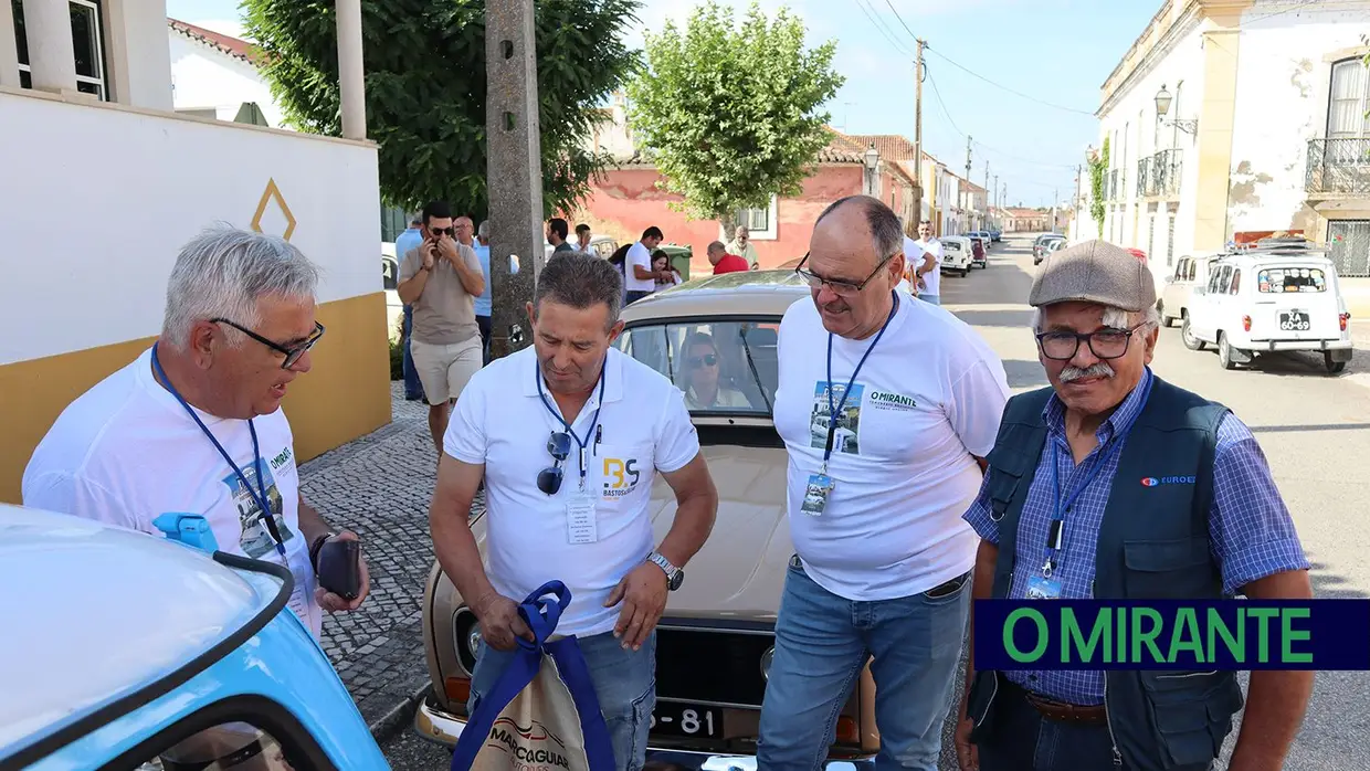 Encontro de Renault 4 na Chamusca juntou 150 pessoas
