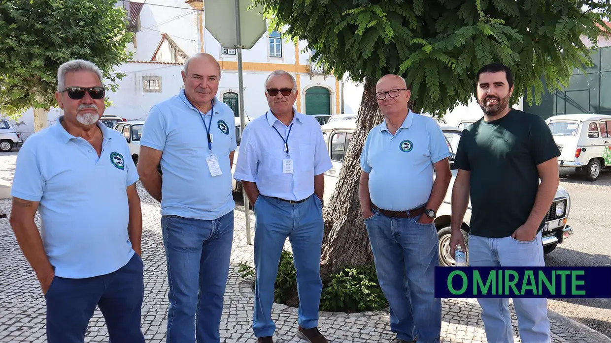 Encontro de Renault 4 na Chamusca juntou 150 pessoas
