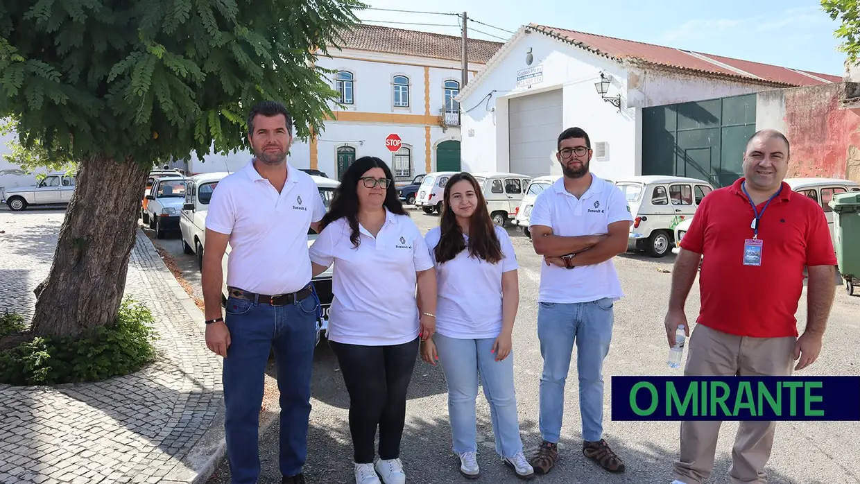 Encontro de Renault 4 na Chamusca juntou 150 pessoas