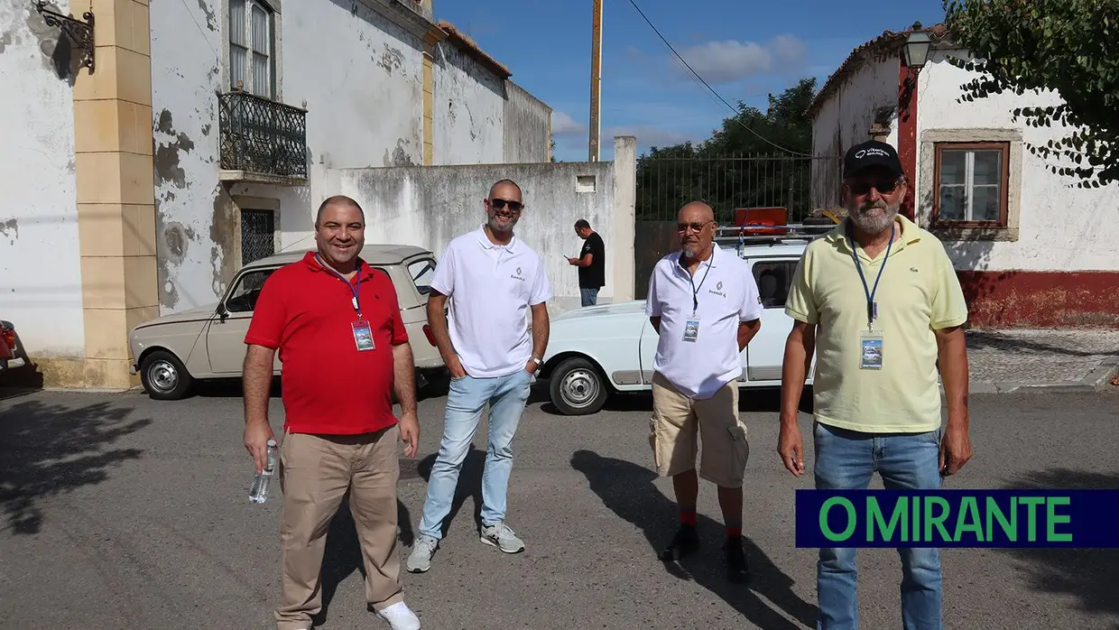 Encontro de Renault 4 na Chamusca juntou 150 pessoas