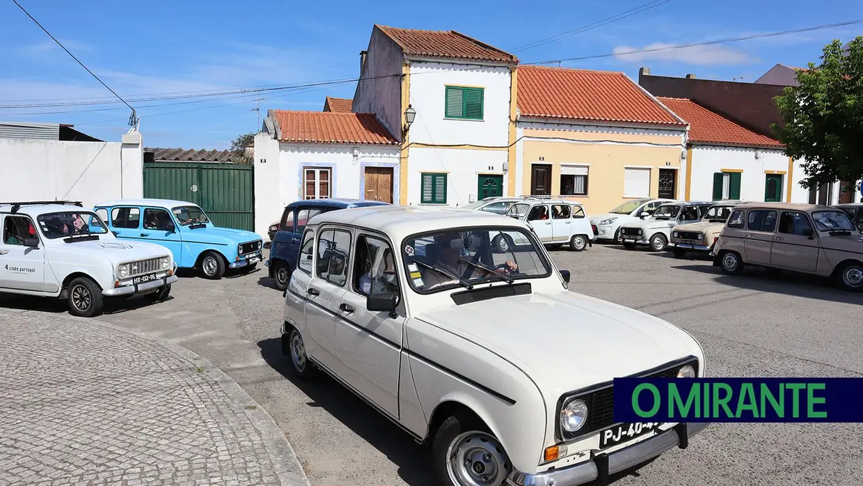 Encontro de Renault 4 na Chamusca juntou 150 pessoas