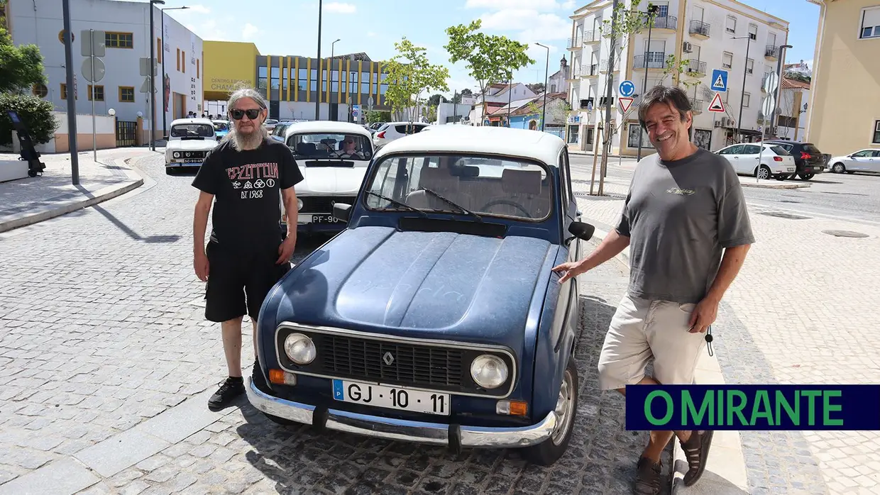 Encontro de Renault 4 na Chamusca juntou 150 pessoas