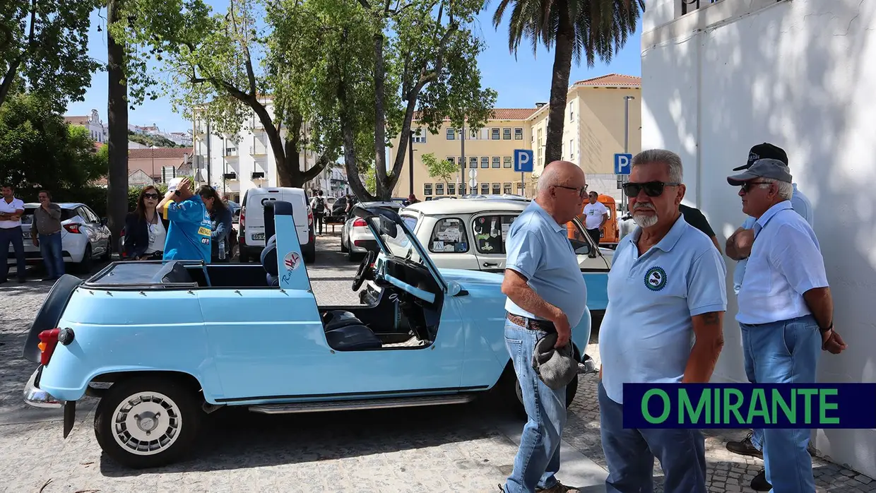 Encontro de Renault 4 na Chamusca juntou 150 pessoas