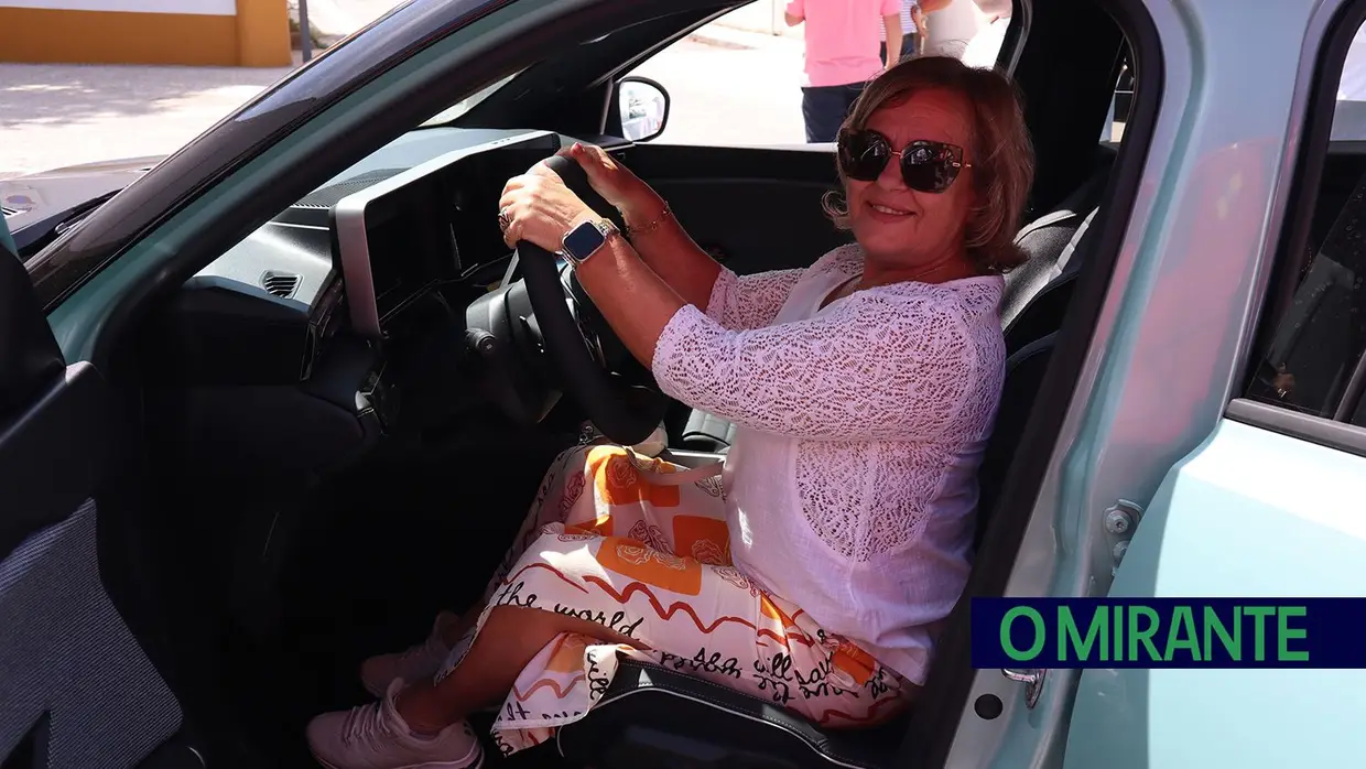 Encontro de Renault 4 na Chamusca juntou 150 pessoas
