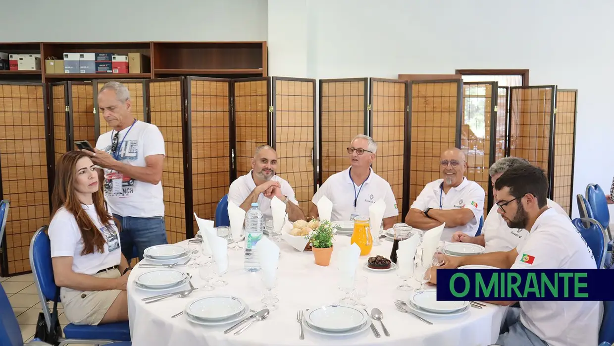 Encontro de Renault 4 na Chamusca juntou 150 pessoas