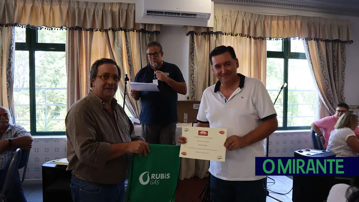 Encontro de Renault 4 na Chamusca juntou 150 pessoas