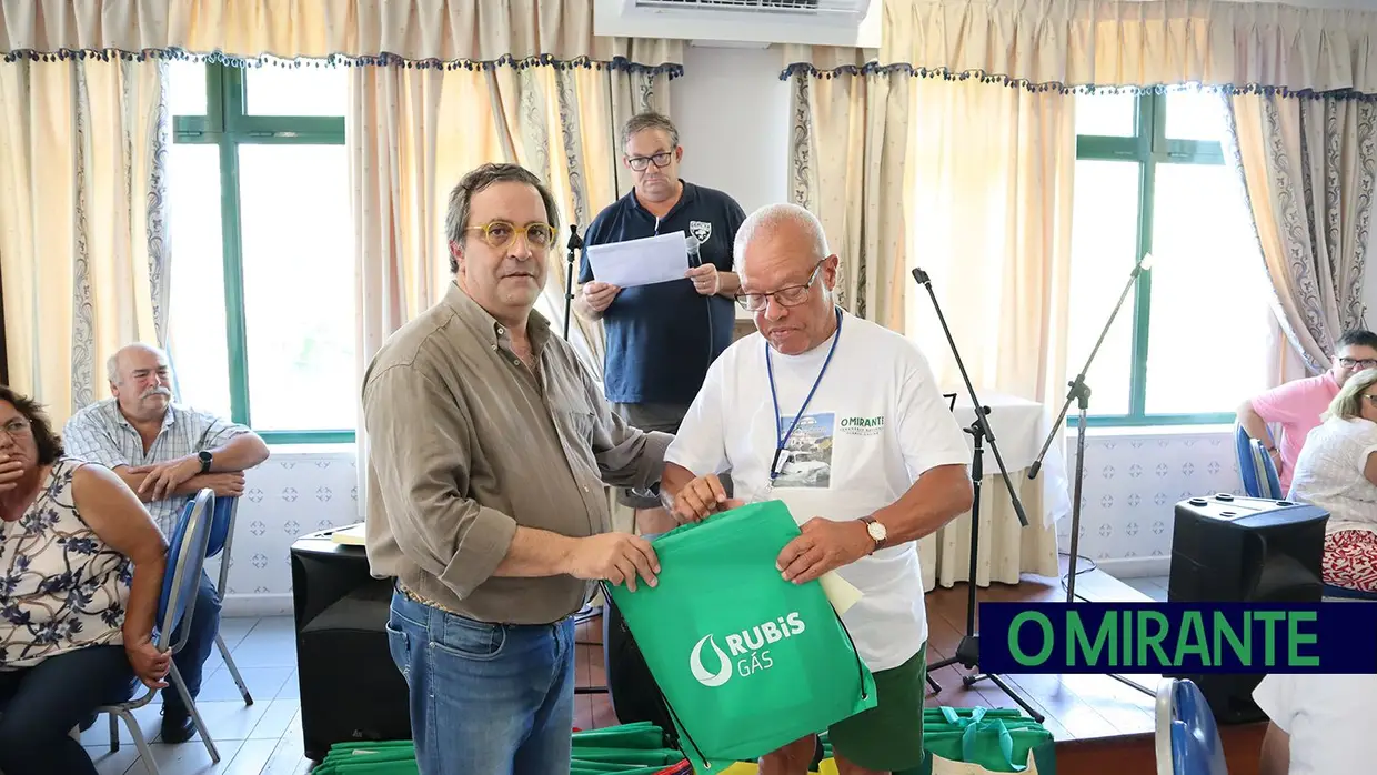 Encontro de Renault 4 na Chamusca juntou 150 pessoas