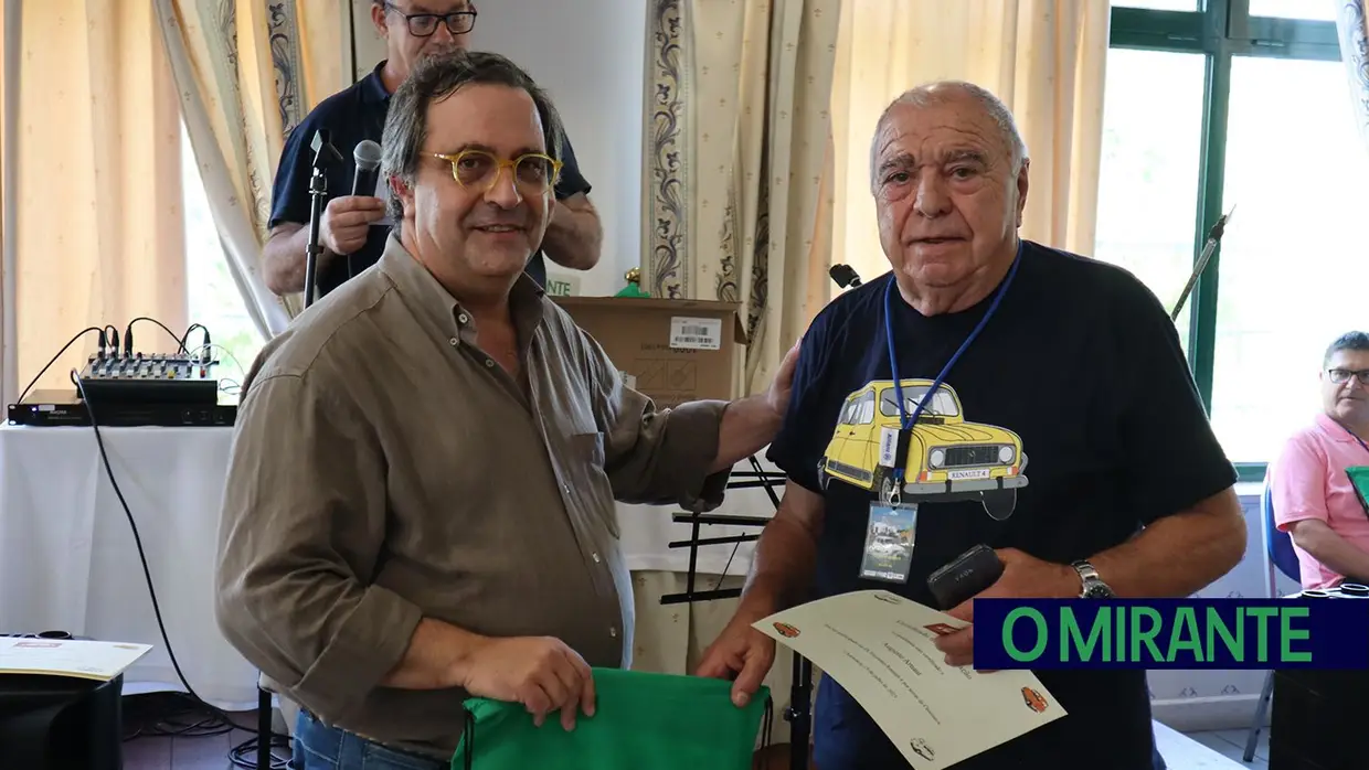 Encontro de Renault 4 na Chamusca juntou 150 pessoas