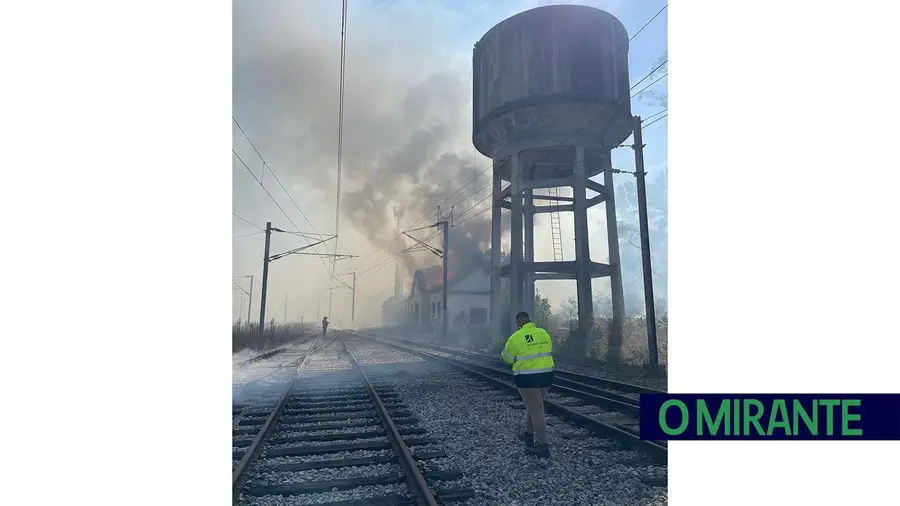 Incêndio no Setil terá sido provocado por queda de árvore Incêndio no Setil terá sido provocado por queda de árvore