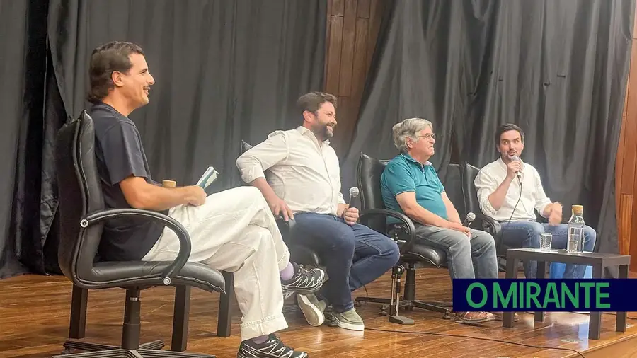 Política, bolos e humor em Tomar