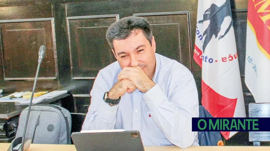 Entroncamento aprova plano para projecto mas não se livra das críticas da oposição Entroncamento aprova plano para projecto mas não se livra das críticas da oposição