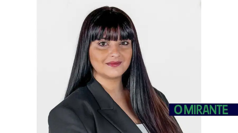 Cabeça-de-lista do PAN por Santarém sai da direcção e desfilia-se do partido Cabeça-de-lista do PAN por Santarém sai da direcção e desfilia-se do partido
