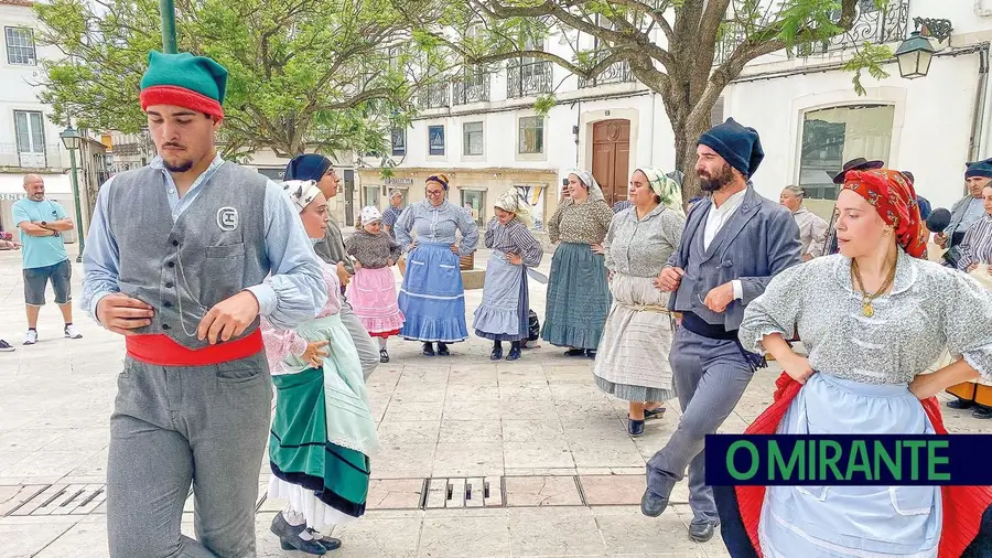 Ranchos folclóricos animam manhãs de sábado em Santarém Ranchos folclóricos animam manhãs de sábado em Santarém