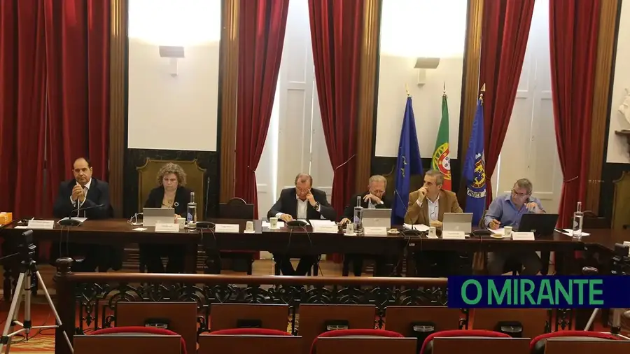 Câmara de Alenquer transfere mais de 45 mil euros para agrupamentos escolares Câmara de Alenquer transfere mais de 45 mil euros para agrupamentos escolares